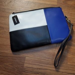 Express wristlet